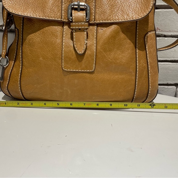 Fossil Tan Leather Crossbody Shoulder Bag with Key - Picture 9 of 16